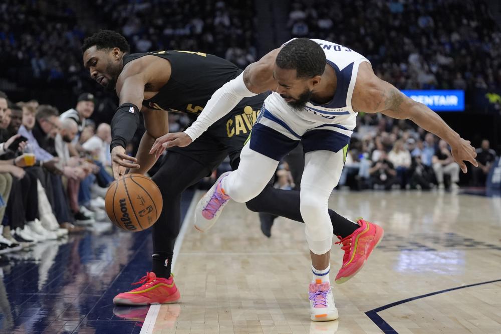 西媒：巴萨在和乌奈-埃尔南德斯谈续约，其合同赛季末到期