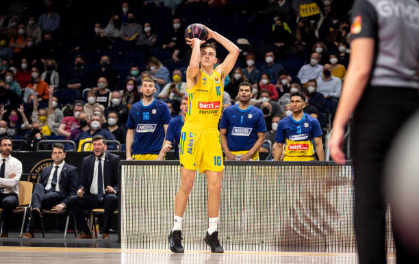 英超新一波疫情越演越烈 更多球员确诊 比赛延期