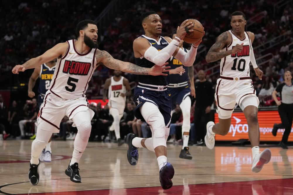 彻底杀疯了！23分钟爆砍43+2+1+4！他风头盖过卢卡约基奇